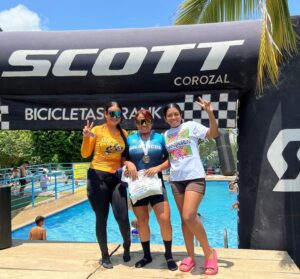 Damas a Beatriz Villamizar, de Sincelejo, mientras que Ana Milena Acevedo y Kelly Torres, de Turbaco (Bolívar), entraron segunda y tercera, respectivamente.