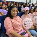 Las madres comunitarias también fueron premiadas en su graduación.