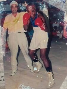 Remberto Bello, boxeador de San Onofre.