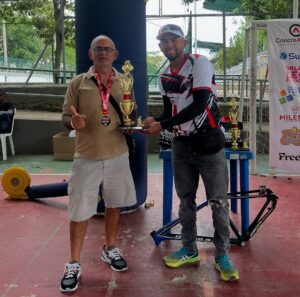 Amaury Herazo, primer corredor que se inscribió en la cuarta versión de la Travesía Makanaky