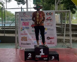 Carlos Lenes ganador categoría Travesía