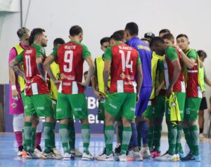 Sabaneros FC se reune para ajustar sus estrategías contra el rival de turno.