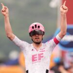 Kasper Asgreen gana la etapa 14 del Giro d’Italia 2025. Kaden Groves ocupó el segundo lugar con Olav Kooij, tercero.