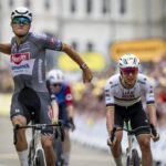 en el remate, Mathieu van der Poel sacó lo mejor de sí para vencer en el sprint final a Tadej Pogacar y Jonas Vingegaard.