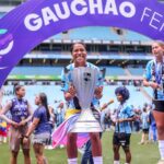 Mónica Ramos, campeona por tercera vez con Gremio de Brasil.