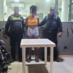 En el barrio Olaya Herrera, las autoridades detuvieron a una mujer de 24 años, alias “La Crespa”