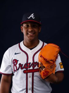 Didier Fuentes Spring Training 2026 lanzando a más de 98 mph en campamento MLB