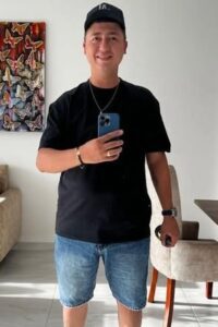 Carlos Ramírez Mercado fue asesinado cuando se aprestaba a salir de su casa en una moto.