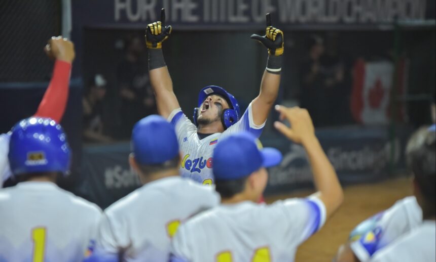 Venezuela blanqueó a Canadá, 12-0.