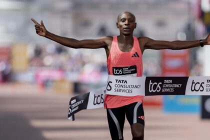 Sebastián Sawe rompe las 2 horas en maratón