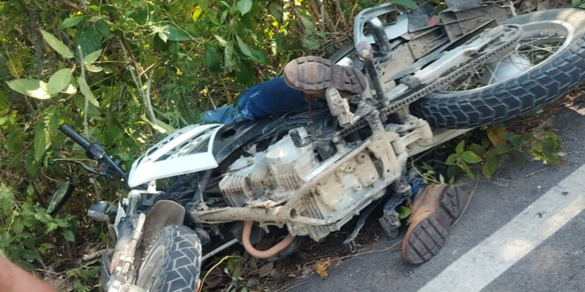 asesinato en la vía al mar