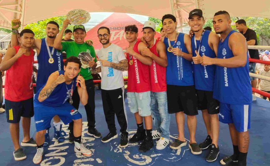 Boxeadores celebrando el título de la Copa Talento Barranquilla de boxeo olímpico.