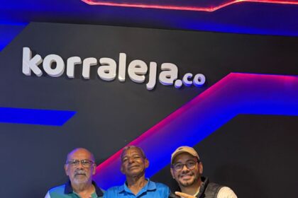Ricardo El Pichinga con los periodistas Julio Carvajal Pérez y Julio Carvajal Almanza.