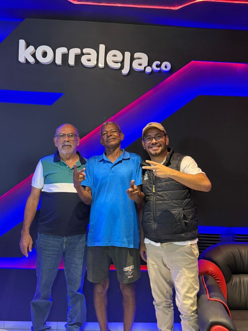Ricardo El Pichinga con los periodistas Julio Carvajal Pérez y Julio Carvajal Almanza.